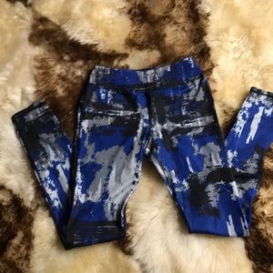 Nwot digital camo workout tights